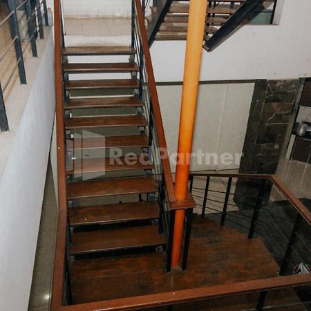 Hotel De Lugano Scbd Syariah Mitra Reddoorz Yakarta Exterior foto