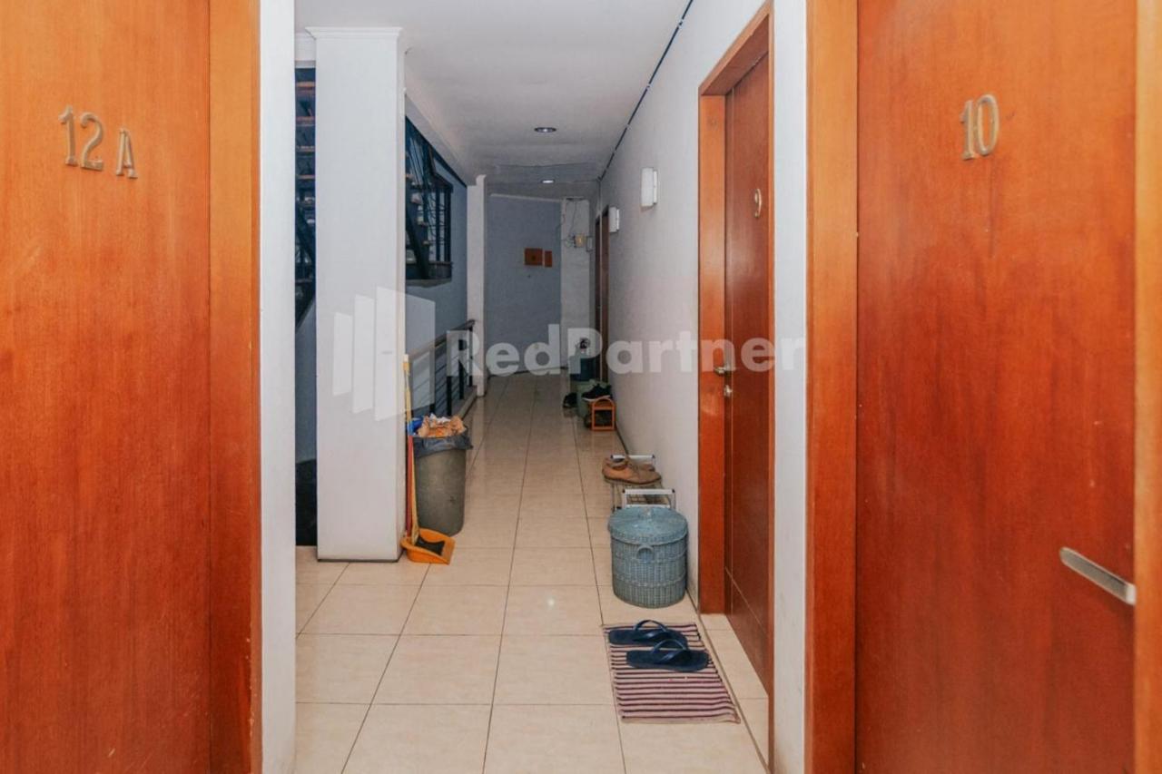 Hotel De Lugano Scbd Syariah Mitra Reddoorz Yakarta Exterior foto