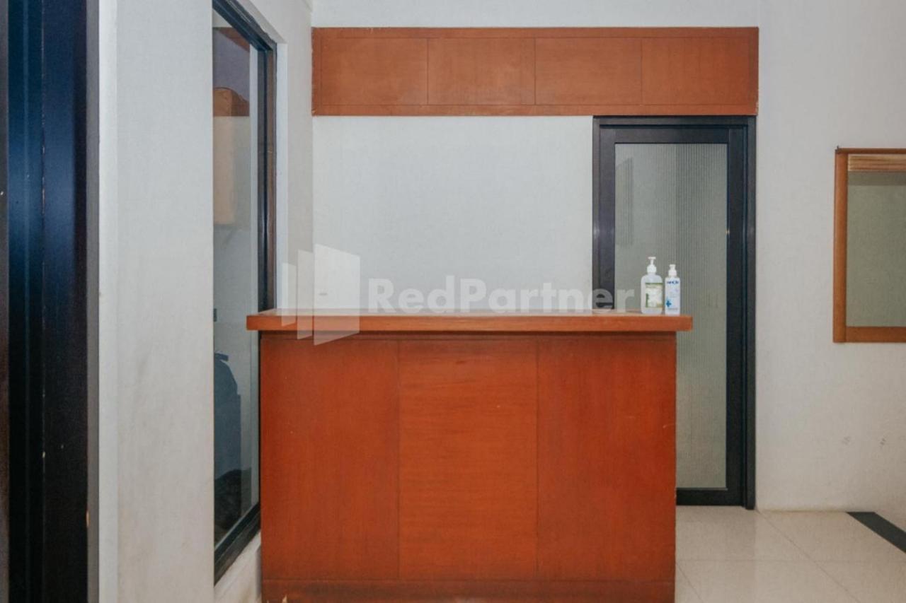 Hotel De Lugano Scbd Syariah Mitra Reddoorz Yakarta Exterior foto
