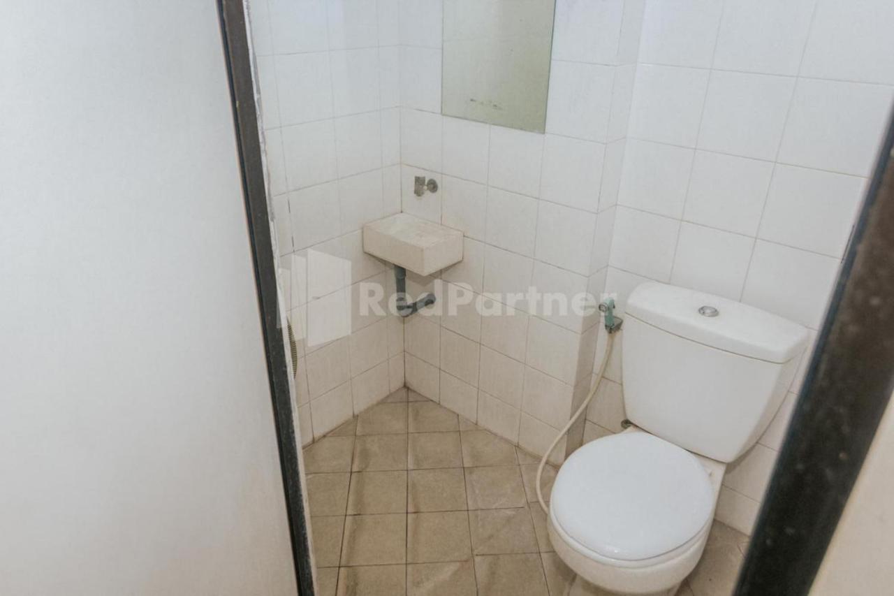 Hotel De Lugano Scbd Syariah Mitra Reddoorz Yakarta Exterior foto