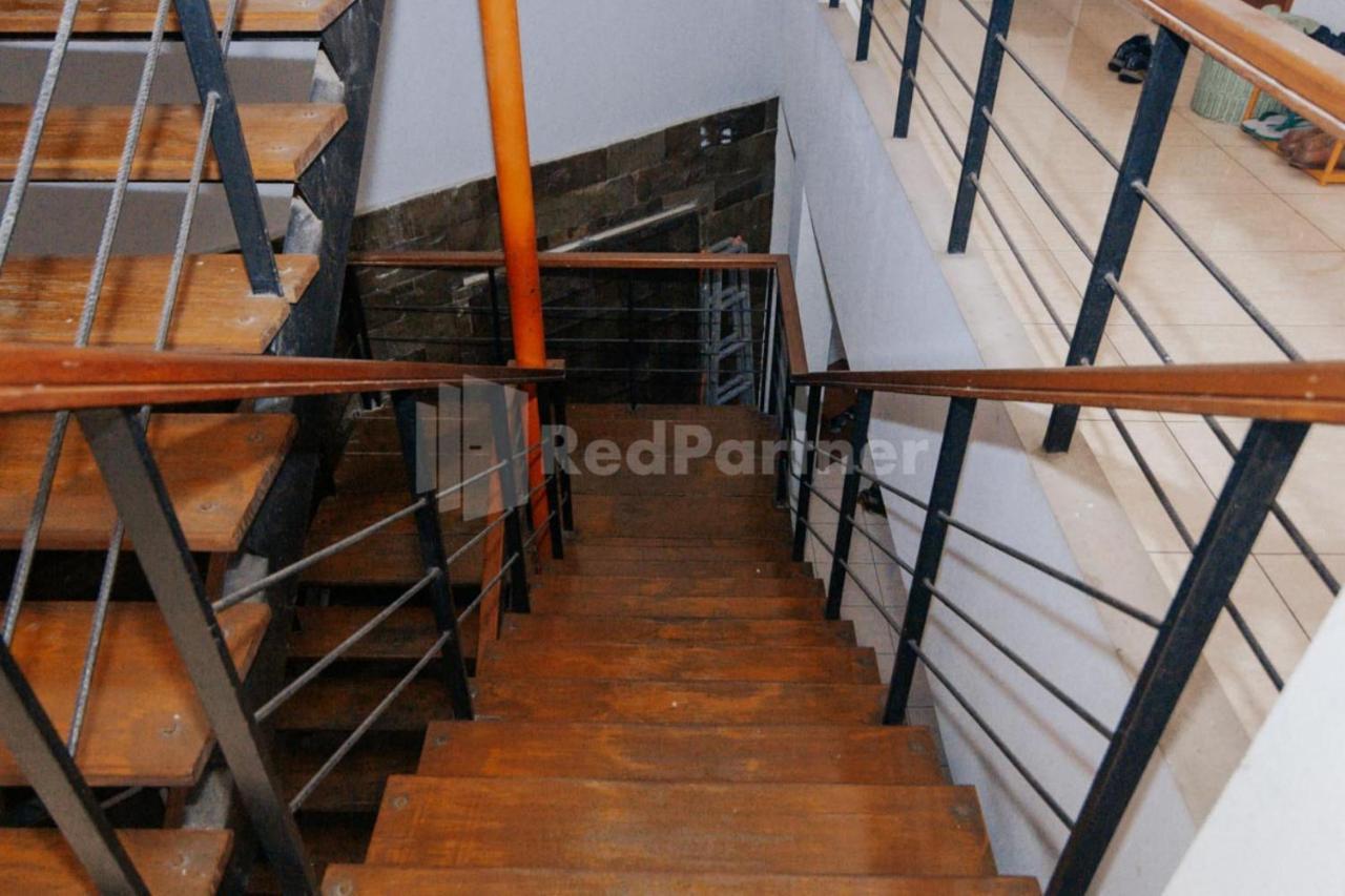 Hotel De Lugano Scbd Syariah Mitra Reddoorz Yakarta Exterior foto