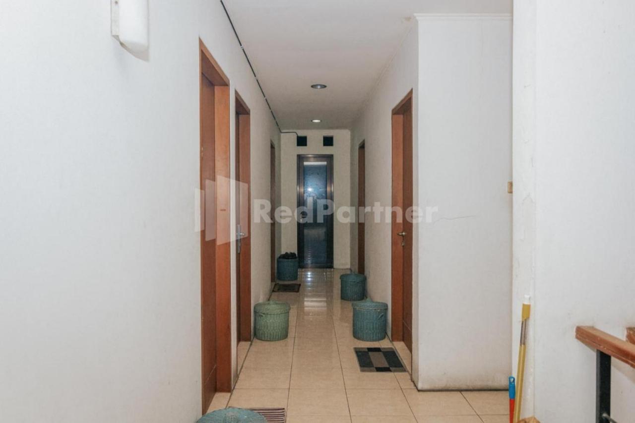 Hotel De Lugano Scbd Syariah Mitra Reddoorz Yakarta Exterior foto