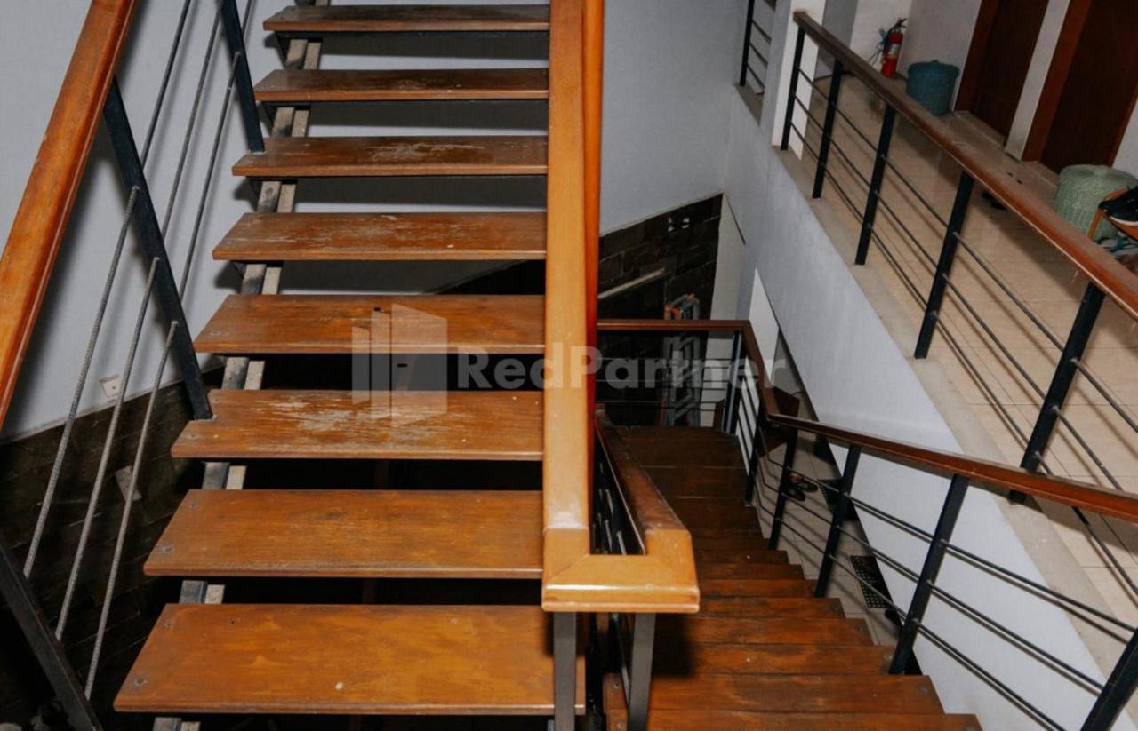 Hotel De Lugano Scbd Syariah Mitra Reddoorz Yakarta Exterior foto